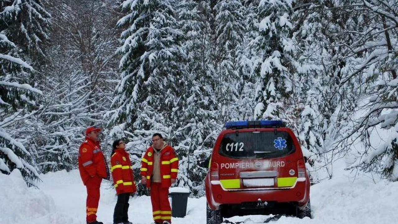 Trei turiști au rămas blocați în Masivul Bucegi, după ce au ieșit de pe traseul marcat