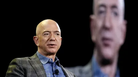 Jeff Bezos l-a detronat pe Elon Musk din poziția de cel mai bogat om din lume