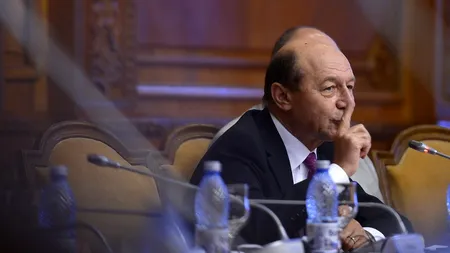 Traian Băsescu a venit la vila Gogol, care i-a fost atribuită de Guvern ca reședință. Ce a găsit în curte