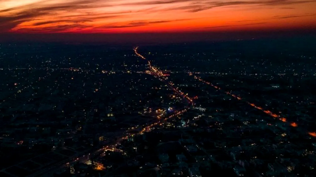 AVERTISMENT Transelectrica: Alimentarea cu energie a Bucureştiului devine din ce în ce mai dificilă.  Problema termoficării riscă să arunce Capitala în beznă