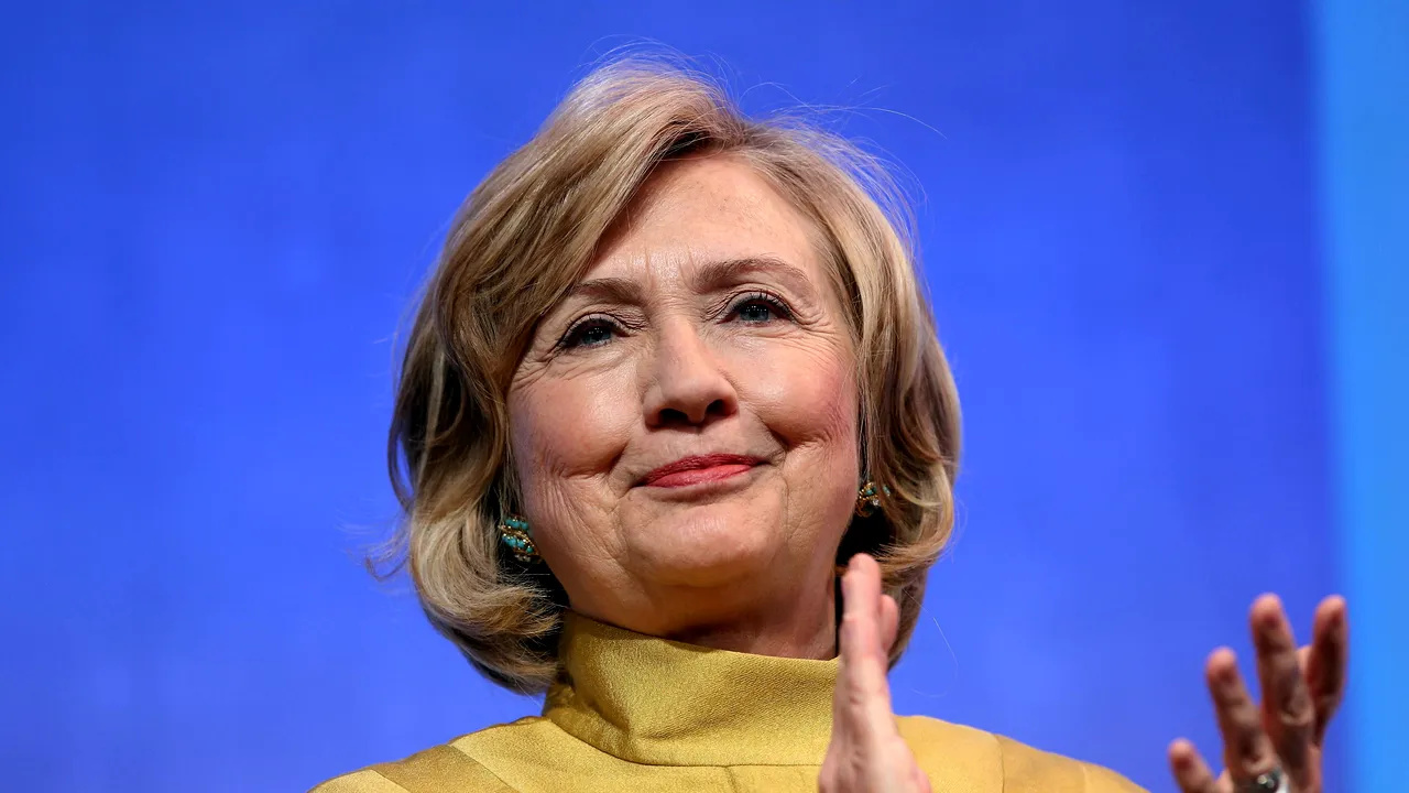 Hillary Clinton conduce în sondaje, atât în fața adversarilor democrați, cât și a republicanilor