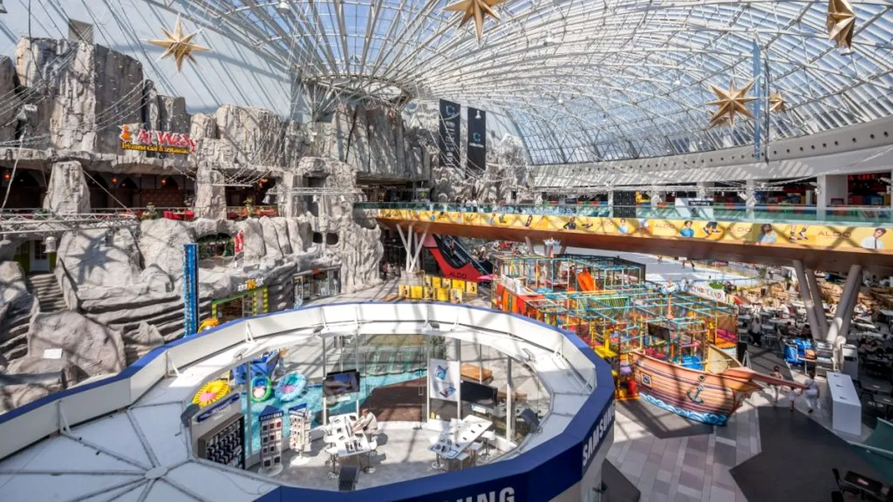 UPDATE Incendiu la mall-ul Afi Palace Cotroceni / AFI Cotroceni, după incendiu: Procedura a fost respectată, pagubele materiale nu sunt însemnate - FOTO 