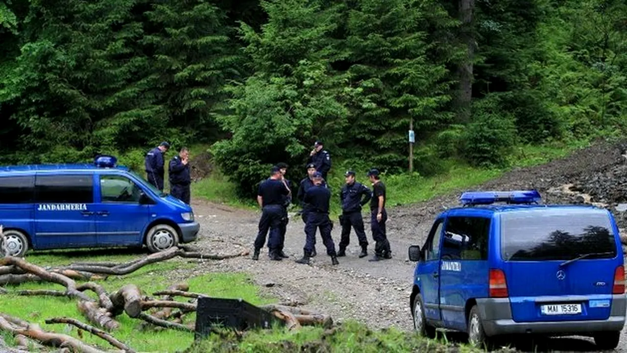 Un bucureștean și-a lăsat iubita singură în Munții Bucegi. Jandarmii care îl căutau l-au dus la poliție