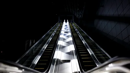 Orașul care interzice folosirea SCĂRILOR RULANTE. Motivul din spatele deciziei