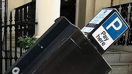 Polițiștii britanici, pe urma hoților care ASPIRĂ bănuții din parcometre. Londra, principala țintă a infractorilor