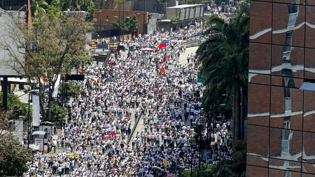 Violențe în Venezuela. Opt persoane au murit și peste 130 au fost rănite. Președintele denunță o 