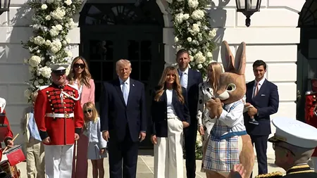 Cursa cu ouă de Paște are loc la Casa Albă. Donald Trump și Melania și-au întâmpinat invitații alături de „iepurașul de Paște“