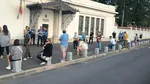 Protest firav la poarta lui Nicușor Dan pentru demisia șefului SPP, Lucian Pahonțu. Printre cele câteva zeci de persoane, prezente la Cotroceni, se află și protestatari de serviciu, apropiați de USR