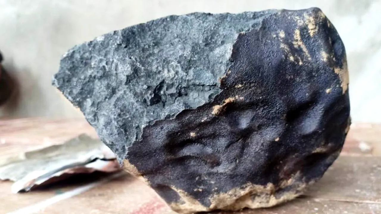 Un bărbat a devenit milionar, după ce a vândut meteoritul care i-a distrus casa