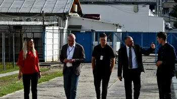 Deținuții de la Mioveni vor avea propria echipă de fotbal, antrenată de specialiști ai FRF. Selecționerul României U19 a mers să cunoască jucătorii