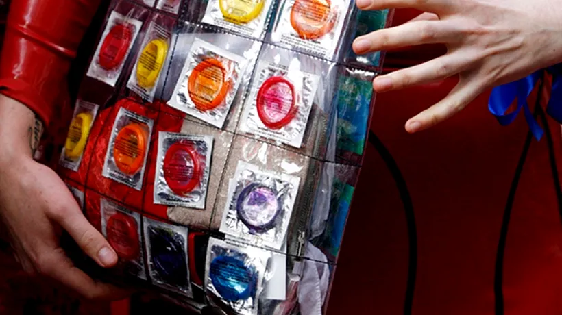 Un prezervativ conceput să distrugă HIV, dezvoltat de specialiștii australieni
