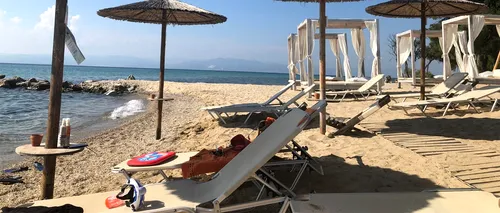 Motivul pentru care 6 turiști români au fost dați afară de pe o plajă privată din Thassos: You must pay and go!