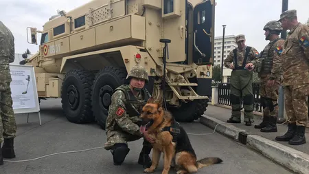 Ciobănescul Dino, cel mai mic soldat al Armatei Române, va primi de Ziua NATO o porție în plus de super-premium și mingea preferată