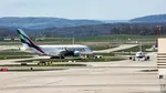 Emiratele Arabe Unite își închid parțial spațiul aerian în urma atacurilor cu rachete și drone ale Iranului