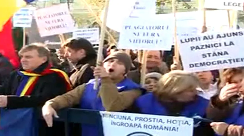 Se întâmplă în Piața Victoriei: Ungureanu, Preda, Funeriu, Tomac strigă Jos Guvernul