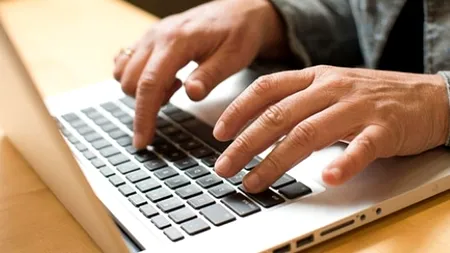 Cât timp petrec românii la serviciu, comparativ cu restul angajaților din UE