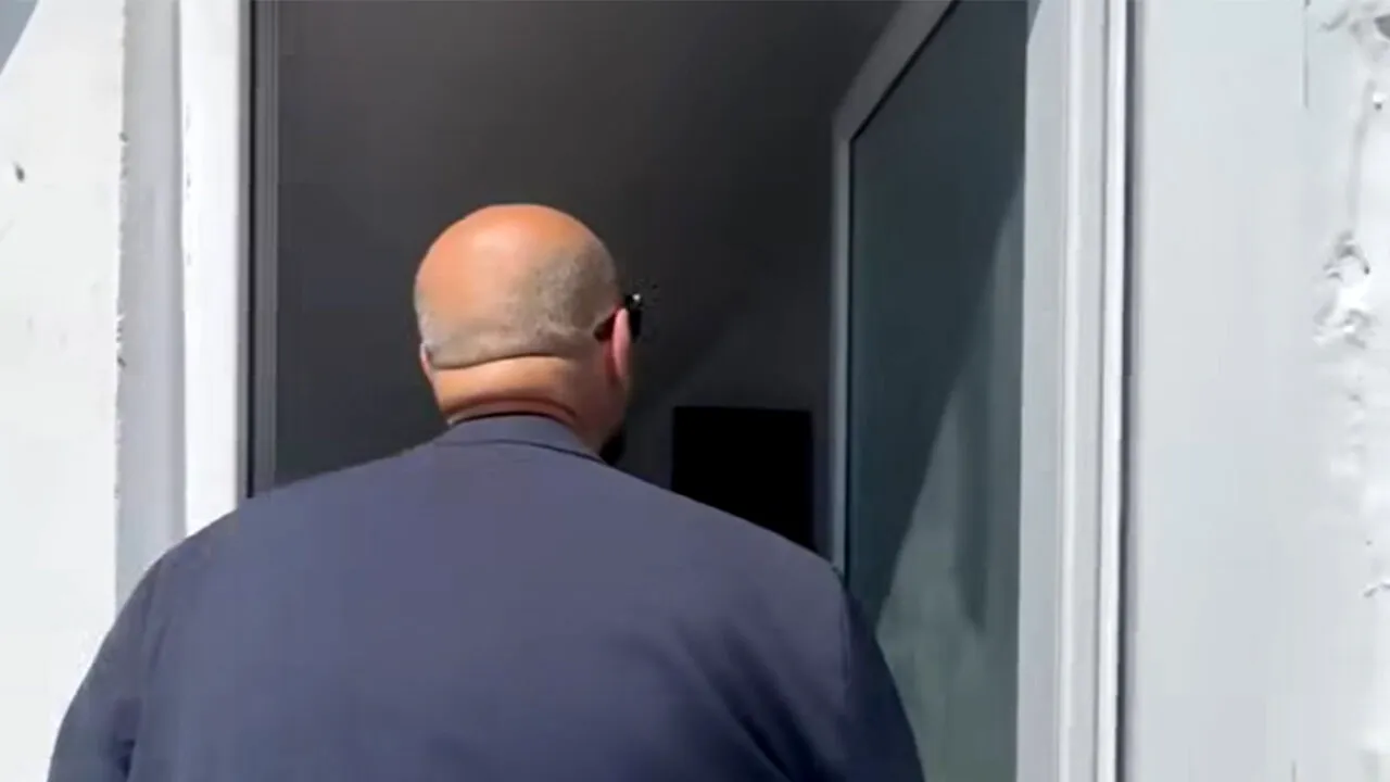 Piedone a văzut cum arată cea mai ieftină cazare de la Marea Neagră: 75 lei/noapte. Șeful ANPC a înlemnit când a intrat în cameră