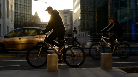 De ce sunt românii săraci? Câteva cifre care explică o problemă de educație financiară