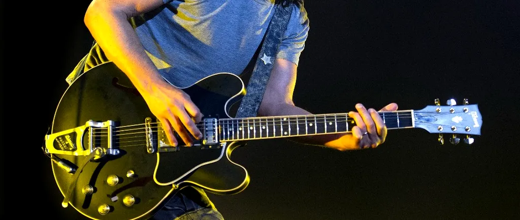 Rockerul Chris Cornell, găsit mort în camera de hotel. Prima ipoteză a Poliției