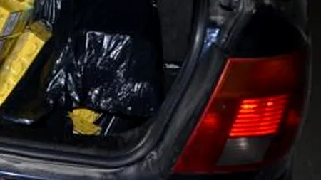 Polițiștii au oprit această mașină în trafic și au avut o mare surpriză când au deschis portbagajul