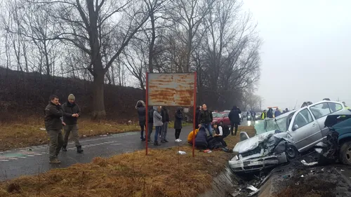 Accident grav în Sibiu. Patru mașini cu 15 oameni la bord s-au ciocnit