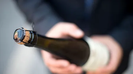 (P) 3 situații în care o sticlă fină de șampanie este cadoul cel mai inspirat!