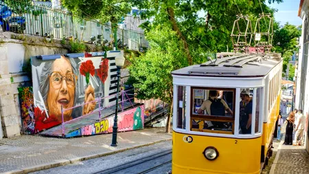 Tehnologia și istoria din spatele funicularului „GLORIA” din Lisabona: A funcționat cu apă și abur, iar acum este monumentul național al Portugaliei