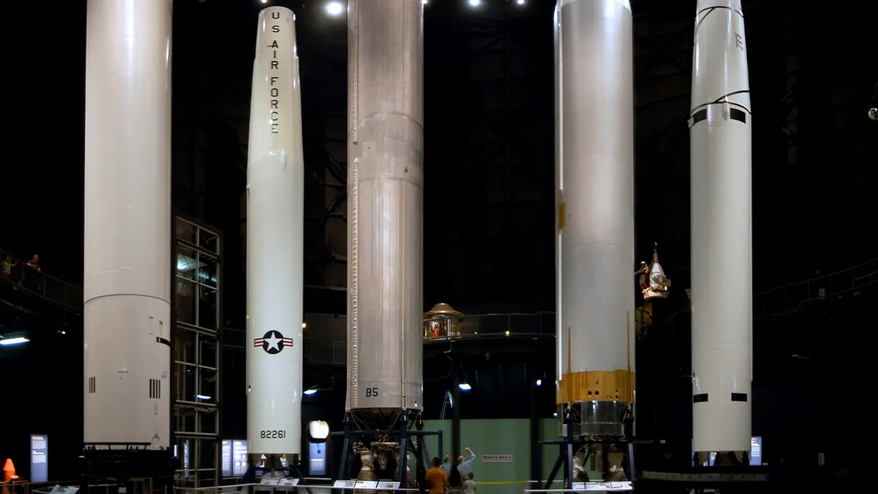 Un fost șef al Pentagonului vrea ca președintele Joe Biden să renunțe la controlul exclusiv al codurilor nucleare!
