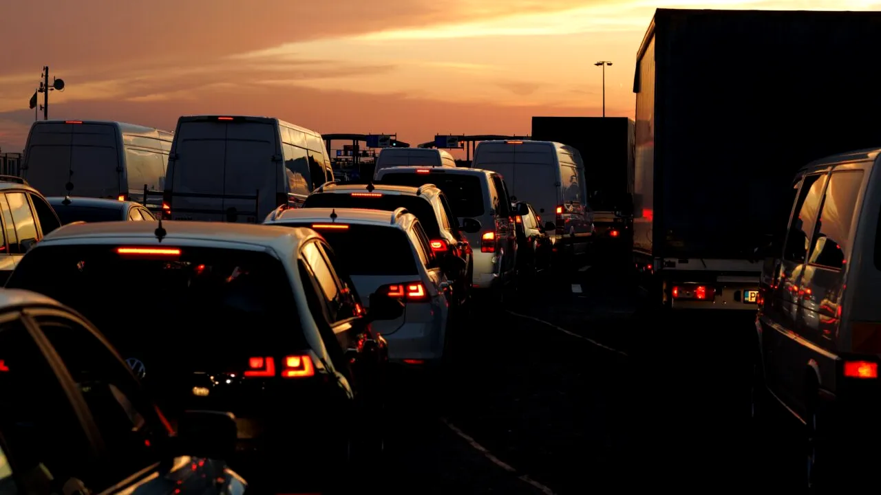 Categoria de șoferi care ar putea plăti o taxă de 3,5 euro pe zi sau 1.200 de euro pe an, în România