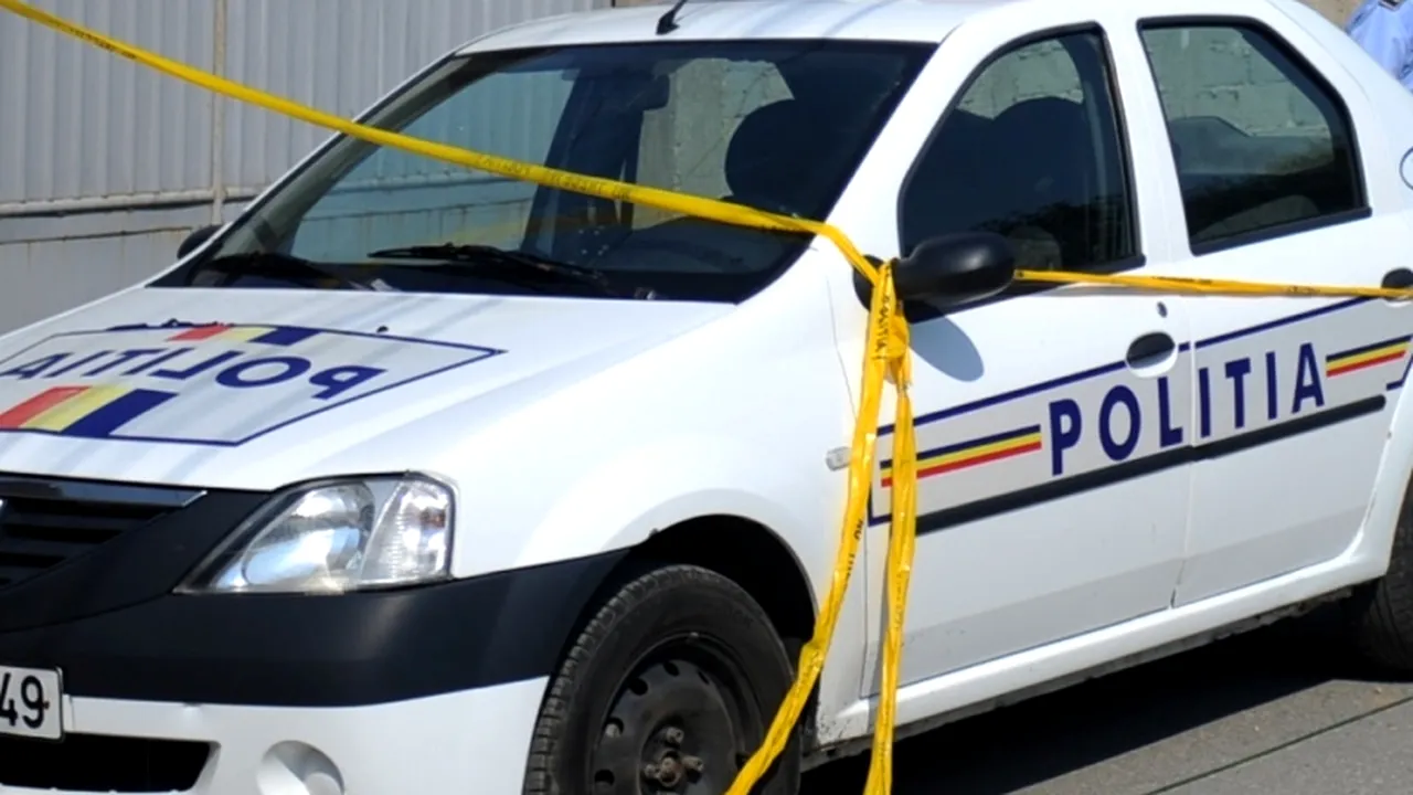 Bărbat găsit spânzurat de un grilaj metalic, la sediul Serviciului de Evidența Persoanelor Hunedoara