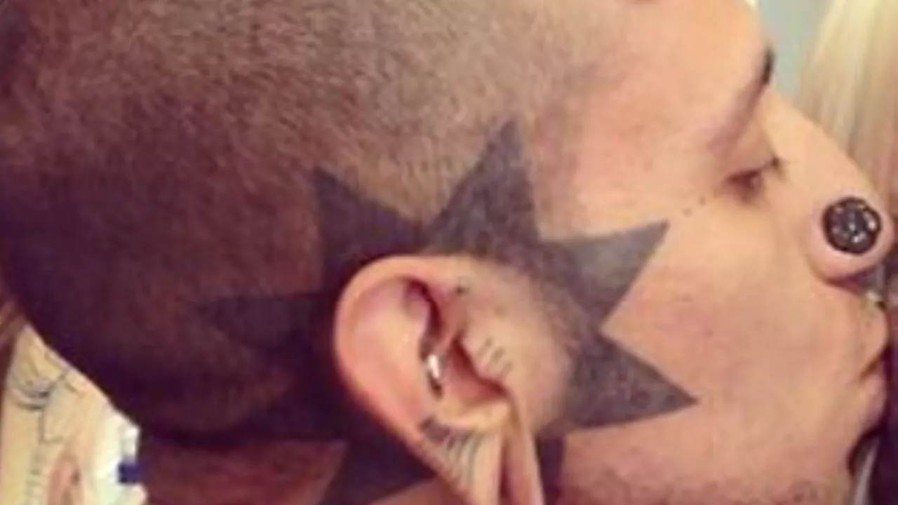 GALERIE FOTO: Tatuaje și piercing-uri duse la extrem