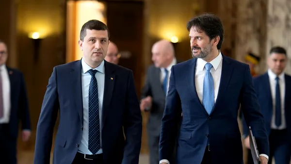 Miniştrii Apărării din România şi Slovacia vor regulament pentru maparea facilităților industriale din fiecare stat membru