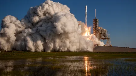 După eșecul de anul trecut, compania privată SpaceX a lansat cu succes un satelit de spionaj al armatei SUA. Galerie FOTO spectaculoasă