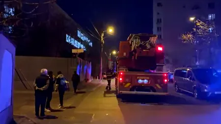 VIDEO. Incendiu la Școala 54 din București / Viceprimar: „Personalul școlii a fost prompt și a evacuat școala”