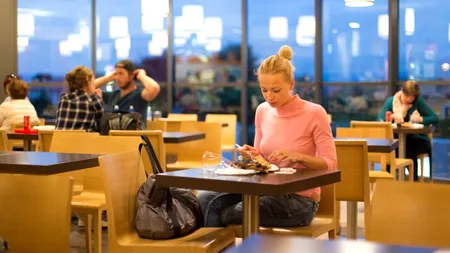 Prețuri de LUX la Aeroportul Otopeni. O pizza costă mai mult decât în Londra, Roma sau Madrid: „Plătești ca în Dubai, dar mănânci ca la gară”