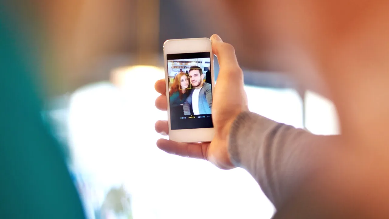 Un studiu arată ce se întâmplă cu corpul tău dacă stai prea mult pe Instagram