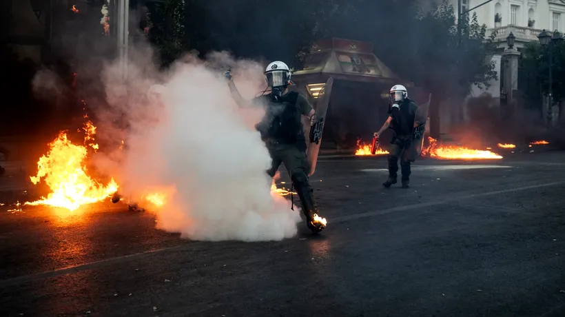 TENSIUNI. Violențe la Atena după ce Parlamentul a modificat legislația privind protestele