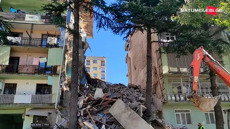 Un bloc de cinci etaje s-a prăbușit în Georgia. Trei persoane au fost salvate, printre care și un copil | VIDEO