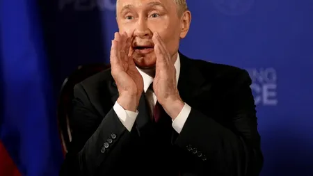 Gestul care va intra în ISTORIE. Cum se face Putin că nu înțelege întrebările jurnaliștilor: „Nu vă aud!”