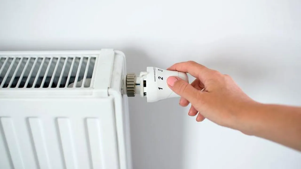 Mii de bucureșteni fac frigul în case, luni, când afară sunt minus 7 grade! Sunt sute de blocuri afectate de avarii!