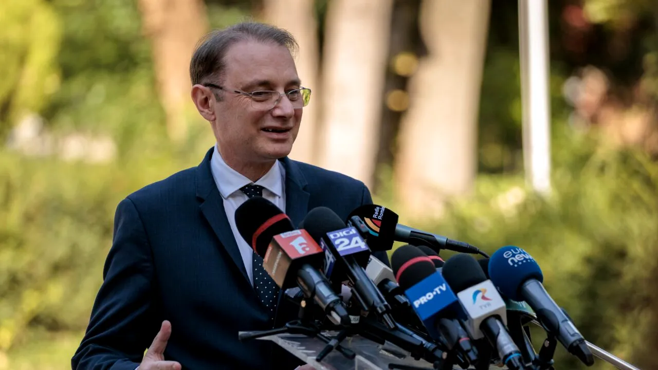 A început a doua zi de audieri a miniștrilor din Cabinetul Niculescu. Premierul desemnat cere azi votul de încredere al Parlamentului pentru învestirea noului Guvern. Aviz favorabil pentru Radu Marinescu, propus din nou la Justiție