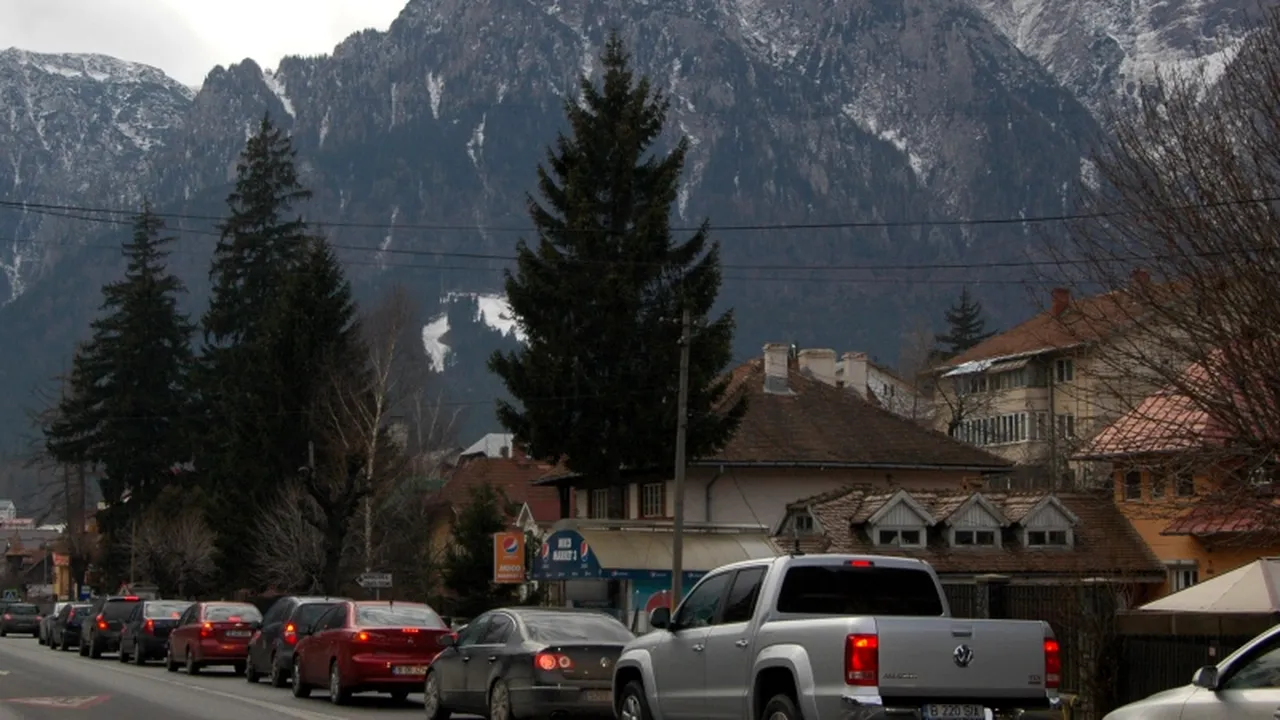 DN1 este blocat complet din cauza unui accident cu patru mașini, între care două tiruri