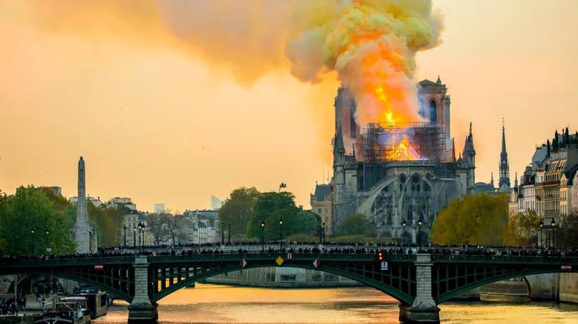 Catedrala Notre-Dame din Paris nu avea asigurare. Explicația oficialilor