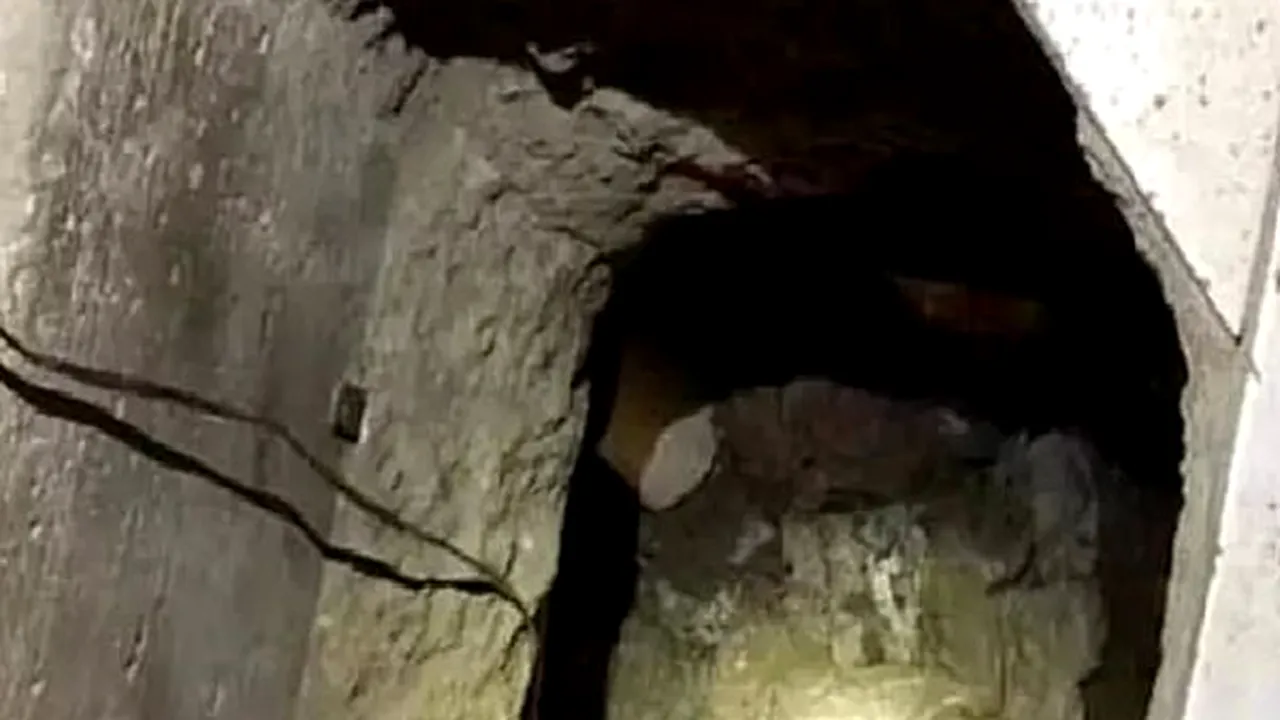 Dragoste cu năbădăi: Un bărbat a construit un tunel secret între casa lui și cea a amantei sale căsătorite! Ce a urmat după pare desprins din filme