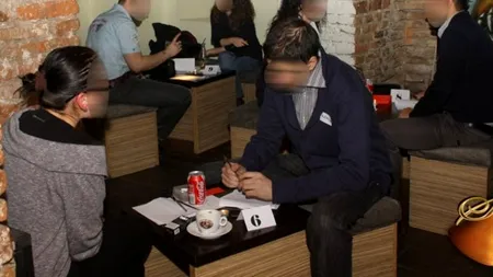 INTERMEDIARII DINTRE SUFLETE. O seară la SPEED DATING, locul unde ai șapte minute pentru a-ți găsi perechea