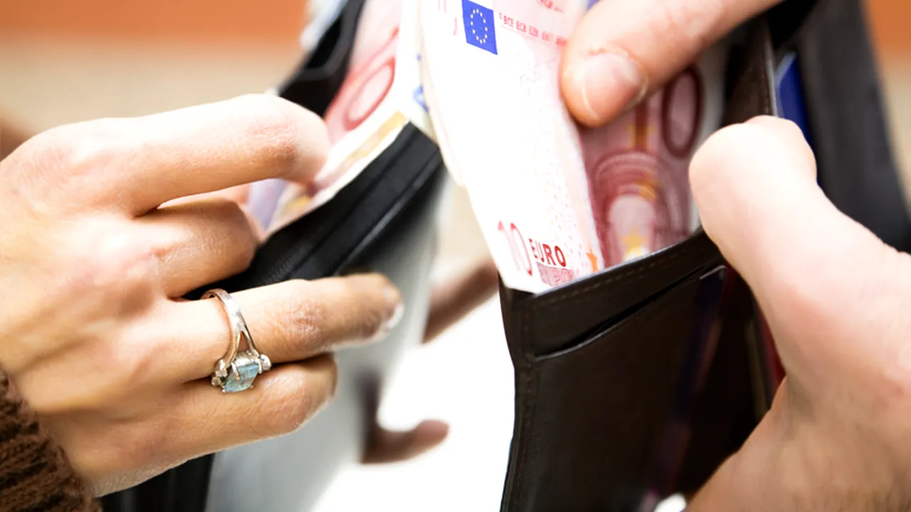 Una dintre bancnotele euro va dispărea
