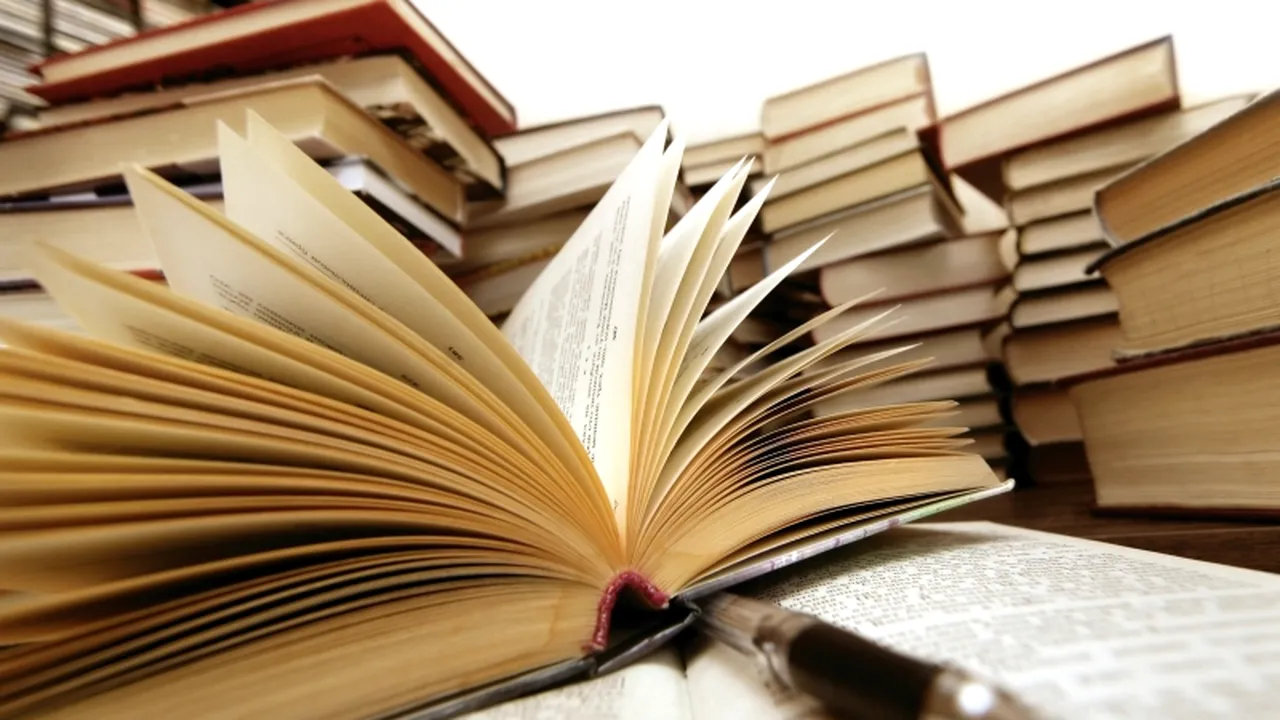 Câte comenzi a înregistrat elefant.ro de Black Friday. Cartea lui Klaus Iohannis, record absolut de vânzări