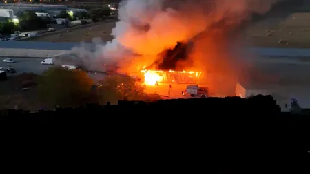 Incendiul de la Dragonul Roșu, lichidat după trei zile. Premeditare criminală sau accident