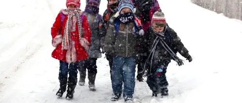 COD PORTOCALIU de ninsoare. Școlile și grădinițele - închise luni și marți în Capitală. UPDATE