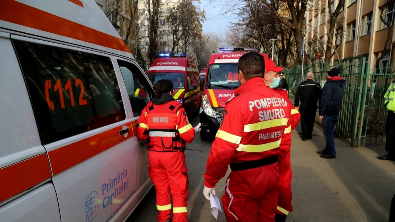 A murit în timp ce încerca să-și salveze soția să nu cadă în apă. Un elicopter SMURD a fost chemat, dar ieșise din tură de cinci minute